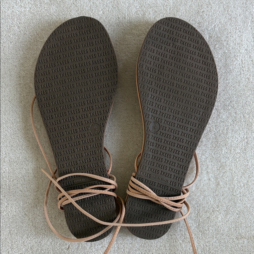 Tkees Lilu Strappy Sandals in Purdy - Picture 4 of 4